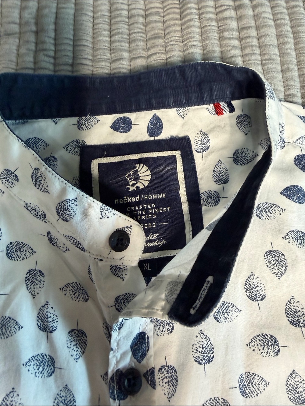 Nećked Men's White Shirt with Navy Leaf Print - Stand Collar,XL